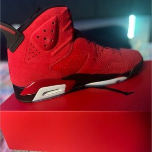 BRAND NEW!! Jordan retro 6’s Toro bravo size 10